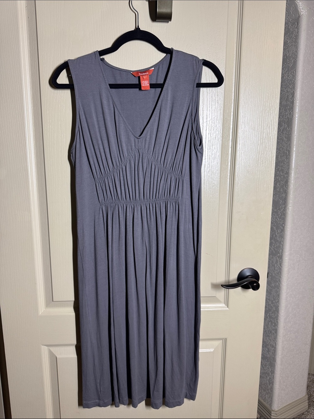 Sundance Sleeveless V-Neck Midi Dress in Gray Easy Travel Stretchy Jersey Large